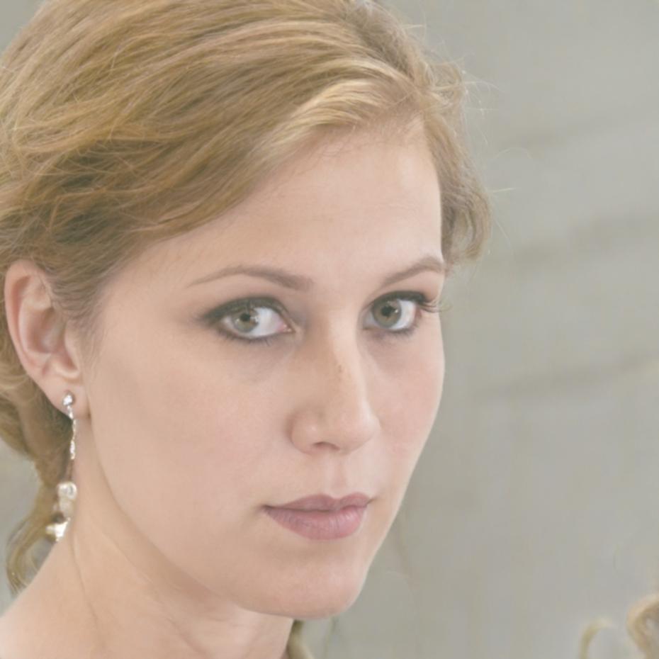 Photo de Sarah Laurent, spécialiste en analyse financière